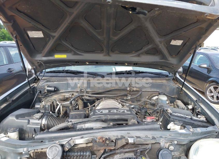 Photo 10 of 2004 Toyota Sequoia SR5 V8 (VIN 5TDZT34A64S217431)