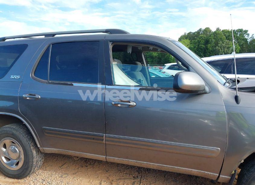 Photo 13 of 2004 Toyota Sequoia SR5 V8 (VIN 5TDZT34A64S217431)