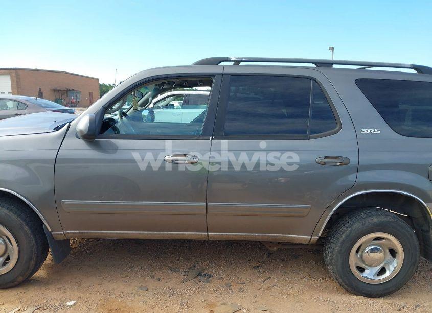 Photo 14 of 2004 Toyota Sequoia SR5 V8 (VIN 5TDZT34A64S217431)