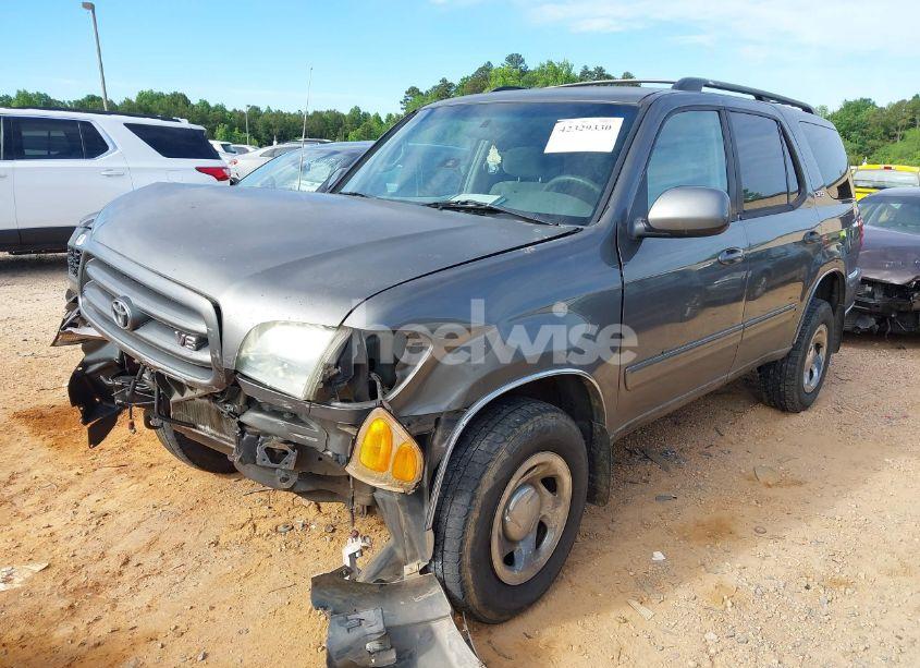 Photo 2 of 2004 Toyota Sequoia SR5 V8 (VIN 5TDZT34A64S217431)