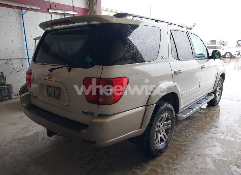 Photo 4 of 2004 Toyota Sequoia SR5 V8 (VIN 5TDZT34A64S218109)