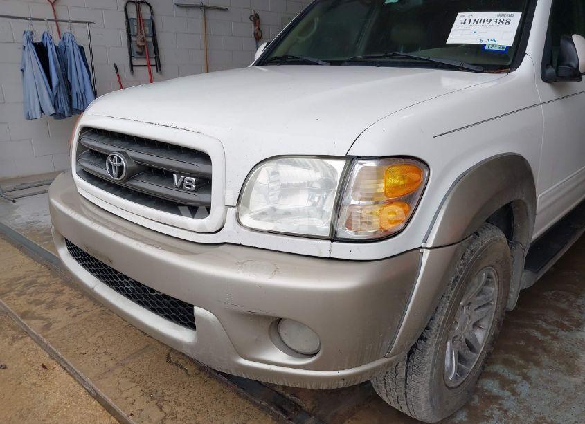 Photo 6 of 2004 Toyota Sequoia SR5 V8 (VIN 5TDZT34A64S218109)
