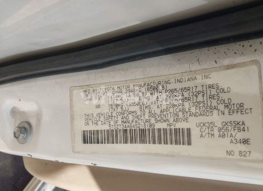 Photo 9 of 2004 Toyota Sequoia SR5 V8 (VIN 5TDZT34A64S218109)