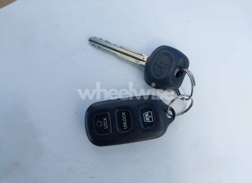 Photo 11 of 2005 Toyota Sequoia SR5 V8 (VIN 5TDZT34A65S250768)