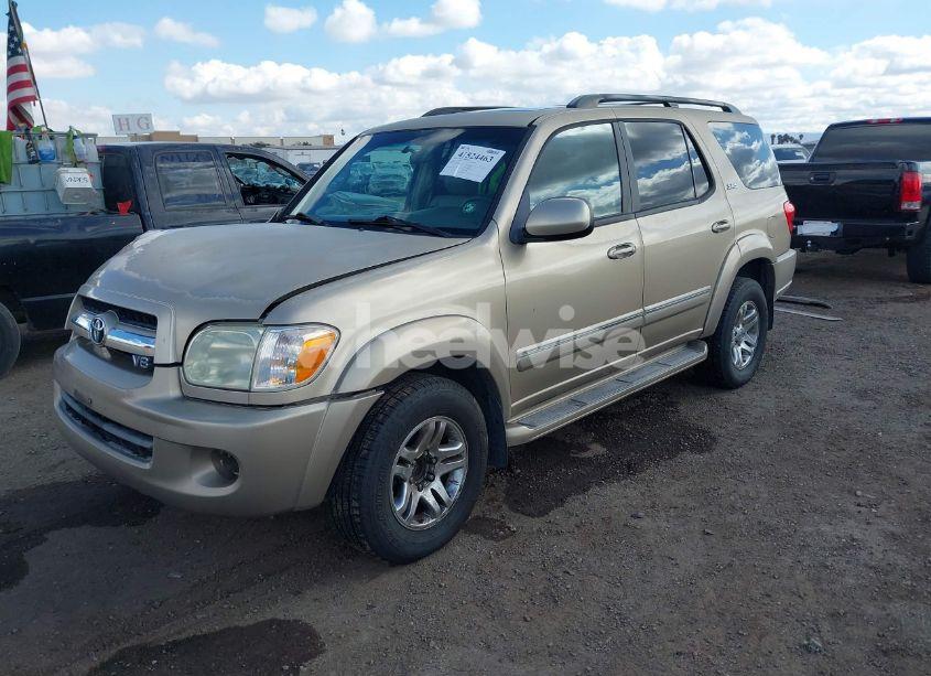 Photo 2 of 2005 Toyota Sequoia SR5 V8 (VIN 5TDZT34A65S250768)