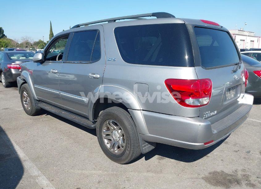 Photo 3 of 2005 Toyota Sequoia SR5 V8 (VIN 5TDZT34A65S251726)