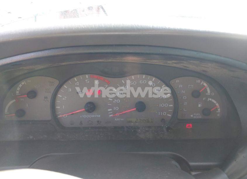 Photo 7 of 2001 Toyota Sequoia SR5 V8 (VIN 5TDZT34A71S028573)