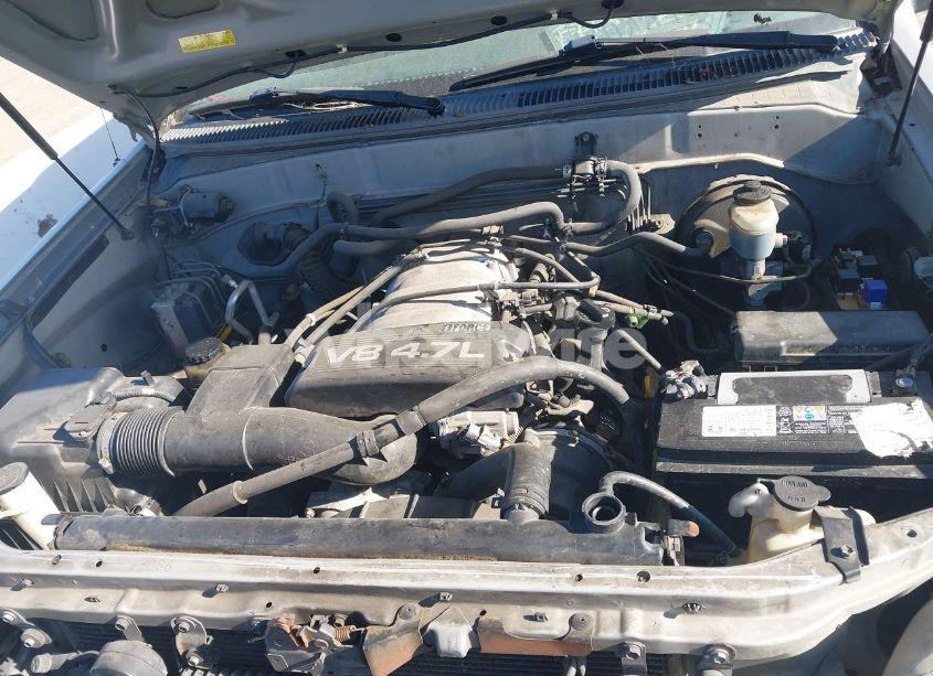 Photo 10 of 2002 Toyota Sequoia SR5 V8 (VIN 5TDZT34A72S117383)