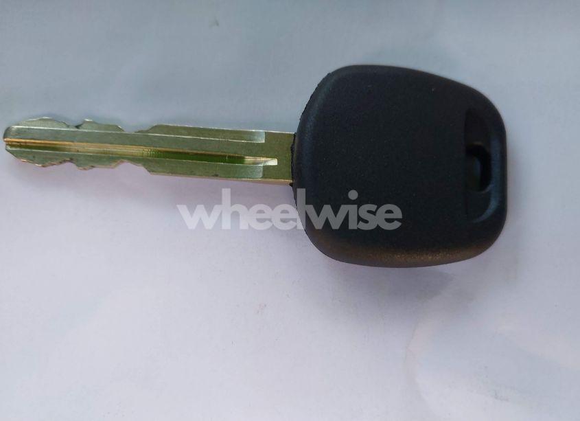 Photo 11 of 2002 Toyota Sequoia SR5 V8 (VIN 5TDZT34A72S117383)