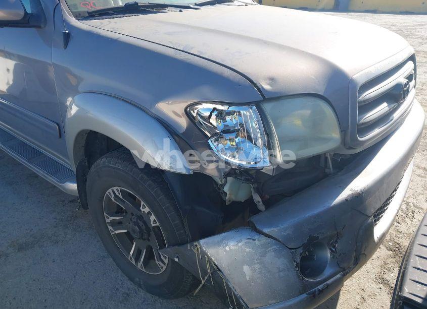 Photo 6 of 2002 Toyota Sequoia SR5 V8 (VIN 5TDZT34A72S117383)