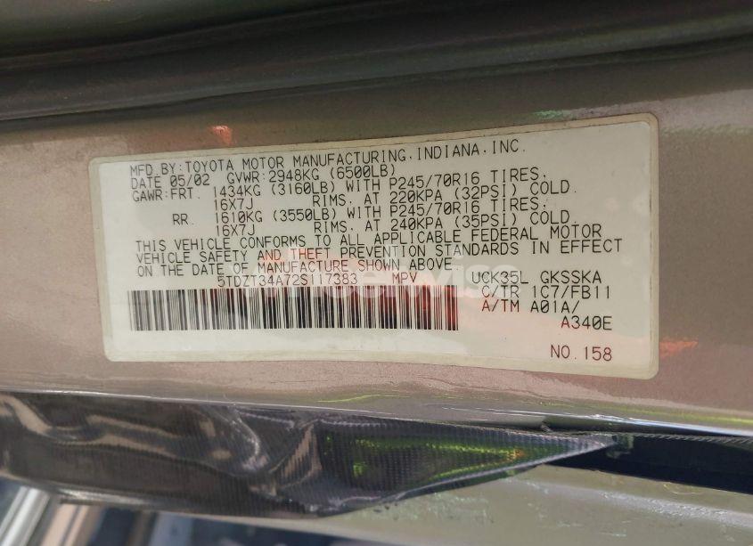 Photo 9 of 2002 Toyota Sequoia SR5 V8 (VIN 5TDZT34A72S117383)