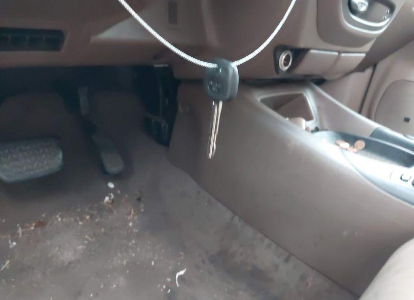 Photo 11 of 2003 Toyota Sequoia SR5 V8 (VIN 5TDZT34A73S156184)