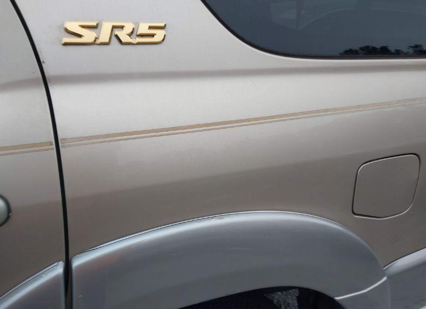 Photo 6 of 2003 Toyota Sequoia SR5 V8 (VIN 5TDZT34A73S156184)