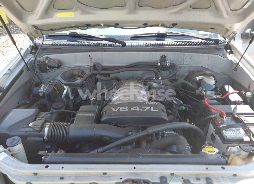 Photo 10 of 2003 Toyota Sequoia SR5 V8 (VIN 5TDZT34A73S156265)