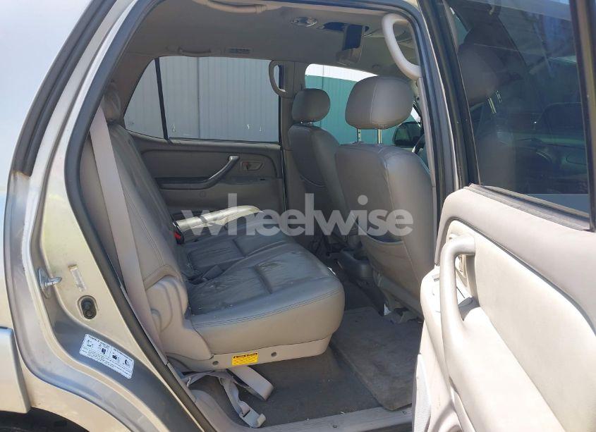 Photo 8 of 2003 Toyota Sequoia SR5 V8 (VIN 5TDZT34A73S156265)