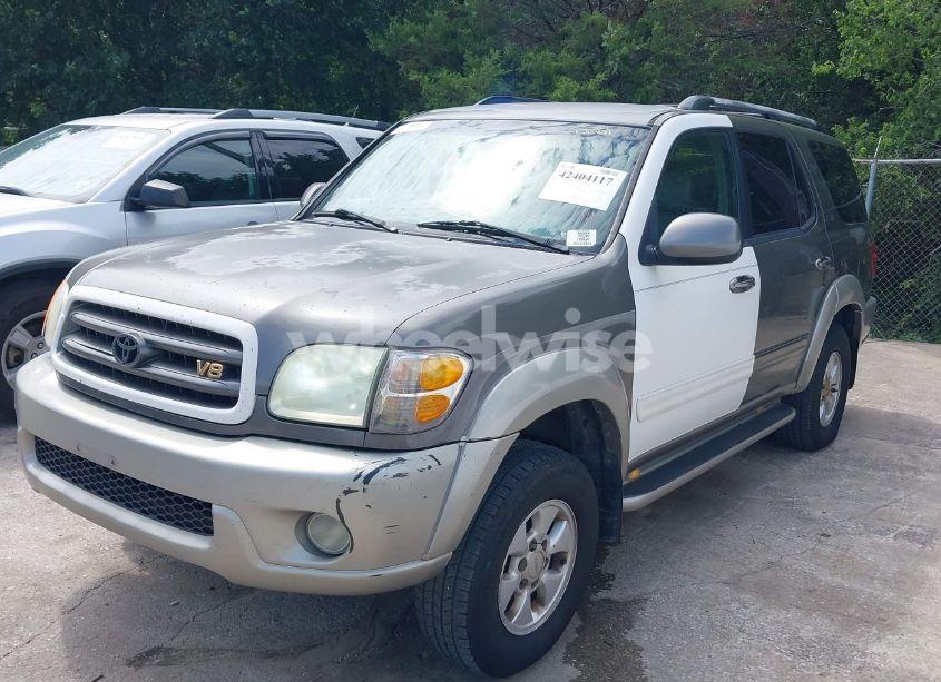 Photo 2 of 2004 Toyota Sequoia SR5 V8 (VIN 5TDZT34A74S235436)
