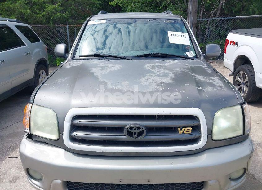 Photo 6 of 2004 Toyota Sequoia SR5 V8 (VIN 5TDZT34A74S235436)