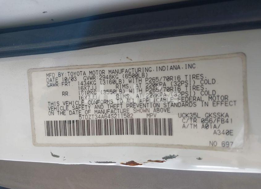 Photo 9 of 2004 Toyota Sequoia SR5 V8 (VIN 5TDZT34A74S235436)