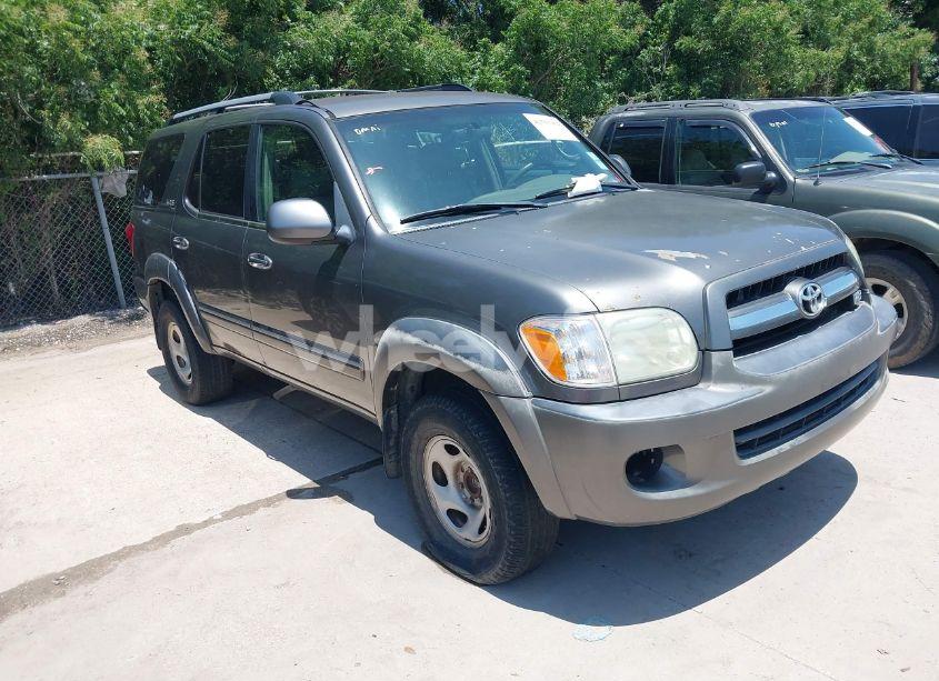 2005 Toyota Sequoia SR5 V8 (VIN 5TDZT34A75S242033) main photo