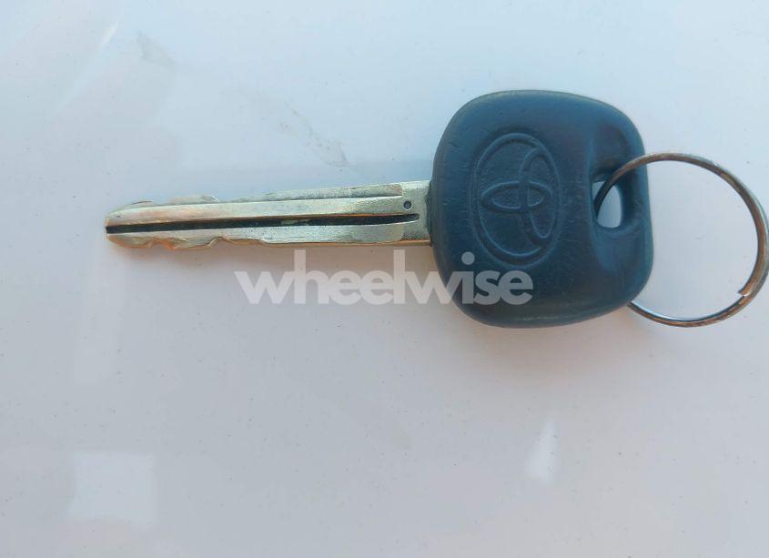 Photo 11 of 2005 Toyota Sequoia SR5 V8 (VIN 5TDZT34A75S242033)