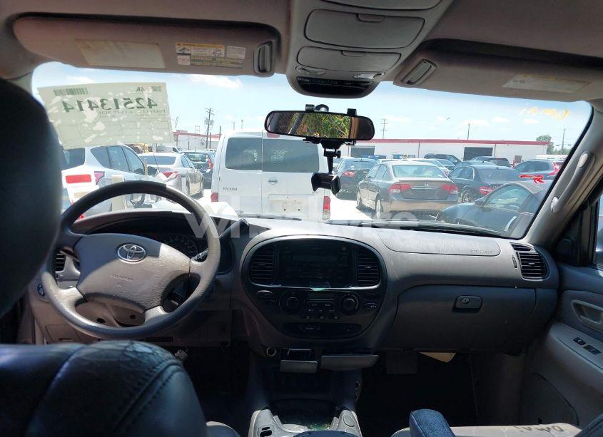 Photo 15 of 2005 Toyota Sequoia SR5 V8 (VIN 5TDZT34A75S242033)