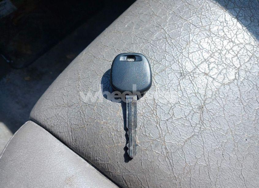 Photo 11 of 2005 Toyota Sequoia SR5 V8 (VIN 5TDZT34A75S258880)