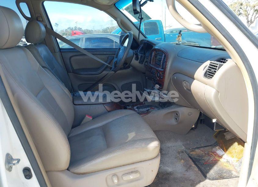 Photo 5 of 2005 Toyota Sequoia SR5 V8 (VIN 5TDZT34A75S258880)