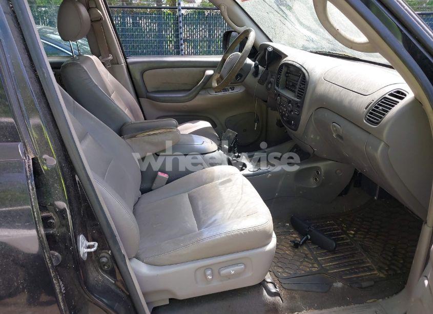 Photo 5 of 2006 Toyota Sequoia SR5 V8 (VIN 5TDZT34A76S273753)