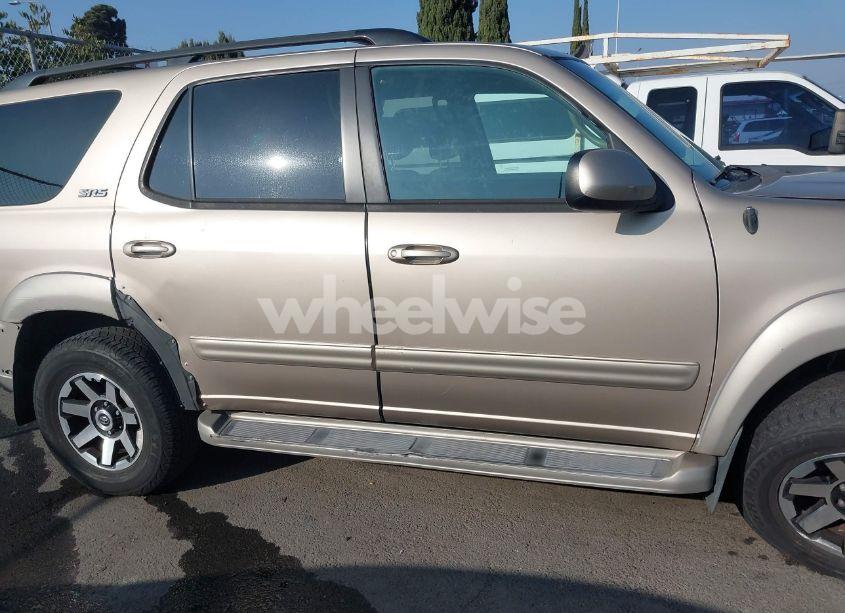 Photo 13 of 2001 Toyota Sequoia SR5 (VIN 5TDZT34A81S025388)