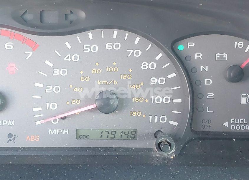 Photo 15 of 2001 Toyota Sequoia SR5 (VIN 5TDZT34A81S025388)