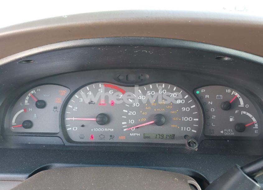 Photo 7 of 2001 Toyota Sequoia SR5 (VIN 5TDZT34A81S025388)