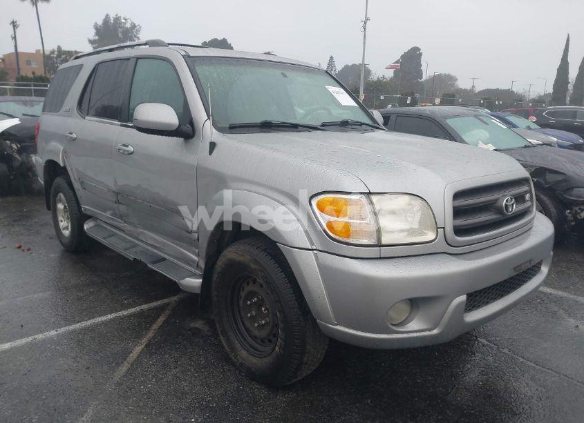 2002 Toyota Sequoia SR5 V8 (VIN 5TDZT34A82S076858) main photo