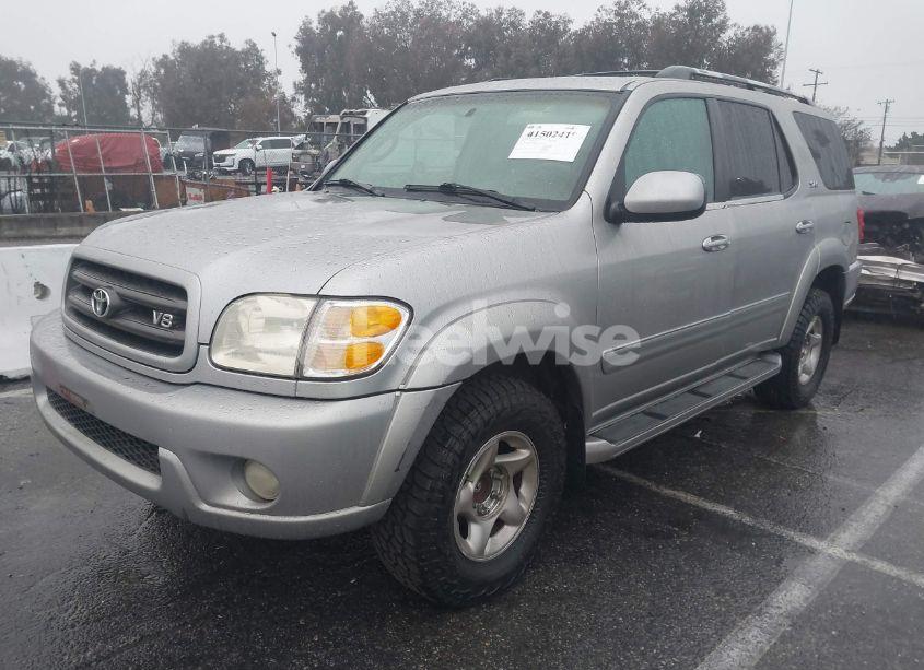 Photo 2 of 2002 Toyota Sequoia SR5 V8 (VIN 5TDZT34A82S076858)