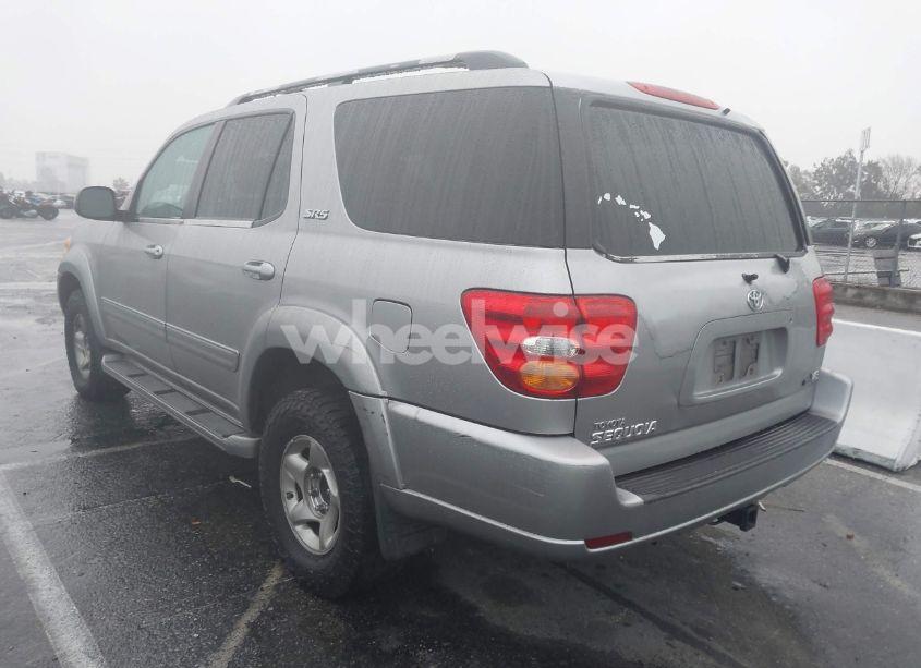 Photo 3 of 2002 Toyota Sequoia SR5 V8 (VIN 5TDZT34A82S076858)
