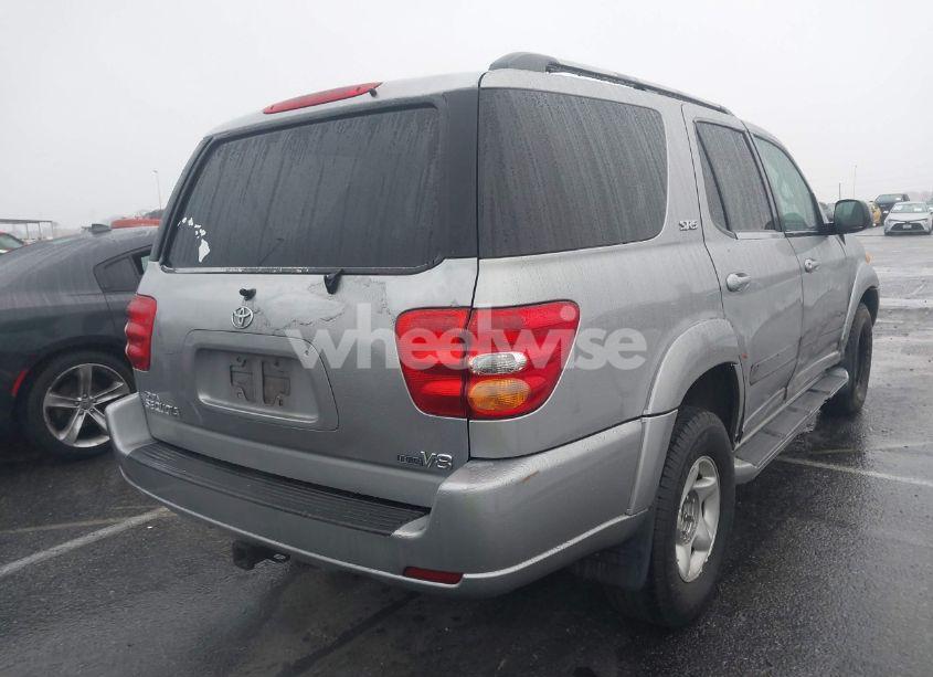 Photo 4 of 2002 Toyota Sequoia SR5 V8 (VIN 5TDZT34A82S076858)