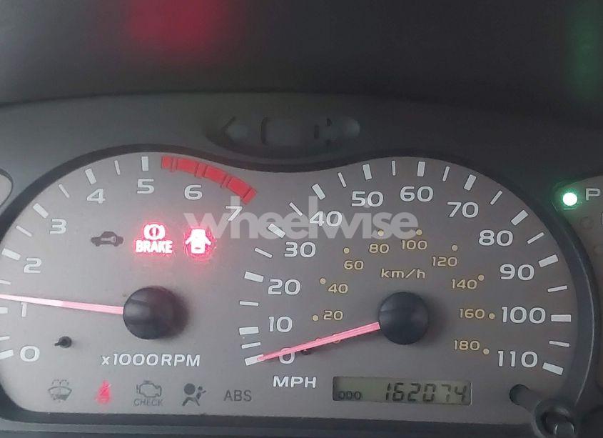 Photo 7 of 2002 Toyota Sequoia SR5 V8 (VIN 5TDZT34A82S076858)