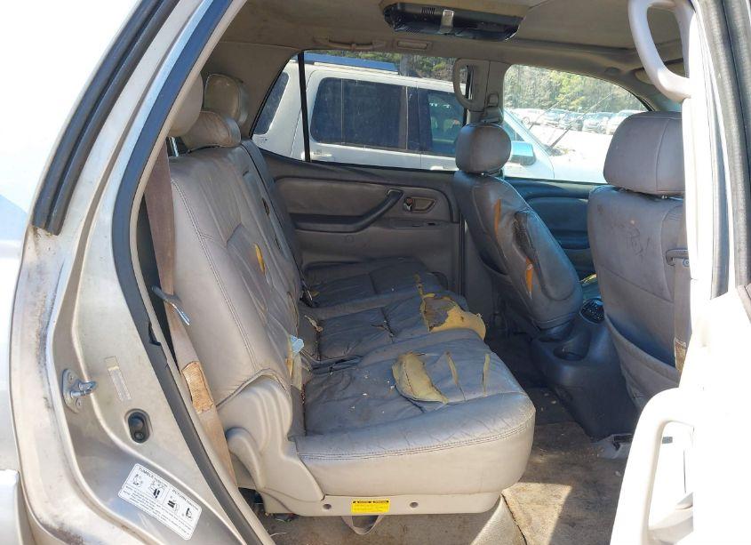 Photo 8 of 2003 Toyota Sequoia SR5 V8 (VIN 5TDZT34A83S150877)