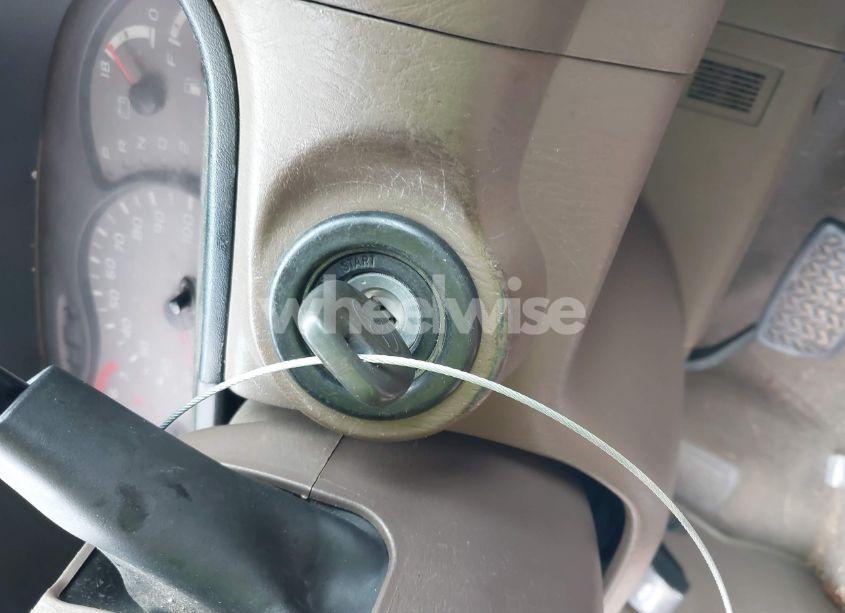 Photo 11 of 2003 Toyota Sequoia SR5 V8 (VIN 5TDZT34A83S163144)