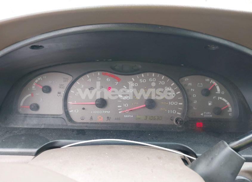 Photo 7 of 2003 Toyota Sequoia SR5 V8 (VIN 5TDZT34A83S163144)