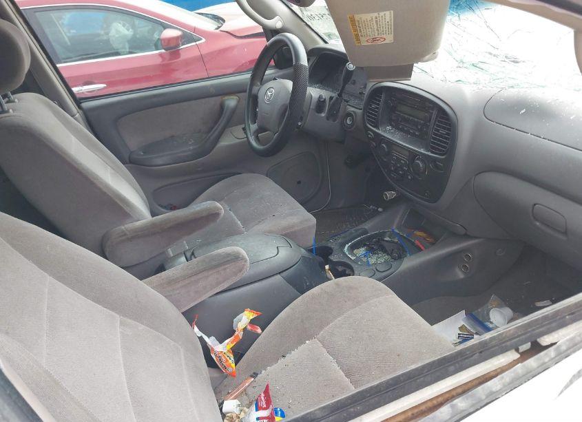 Photo 5 of 2003 Toyota Sequoia SR5 V8 (VIN 5TDZT34A83S167663)