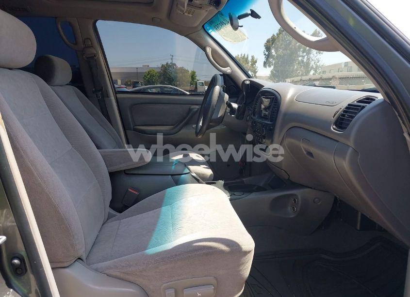 Photo 5 of 2003 Toyota Sequoia SR5 V8 (VIN 5TDZT34A83S178730)
