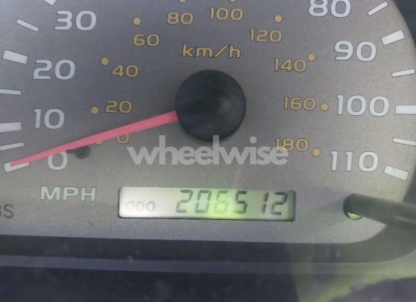 Photo 7 of 2003 Toyota Sequoia SR5 V8 (VIN 5TDZT34A83S178730)