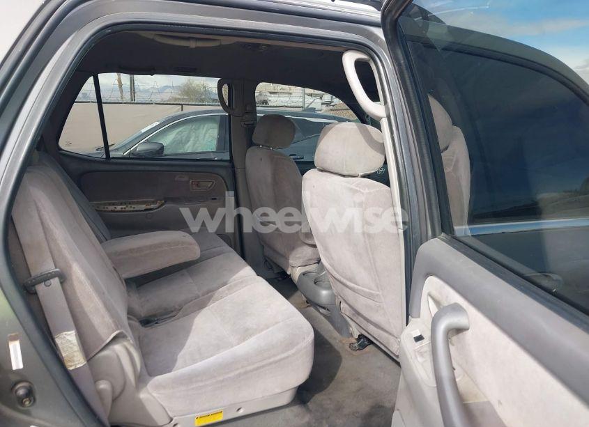 Photo 8 of 2003 Toyota Sequoia SR5 V8 (VIN 5TDZT34A83S179926)