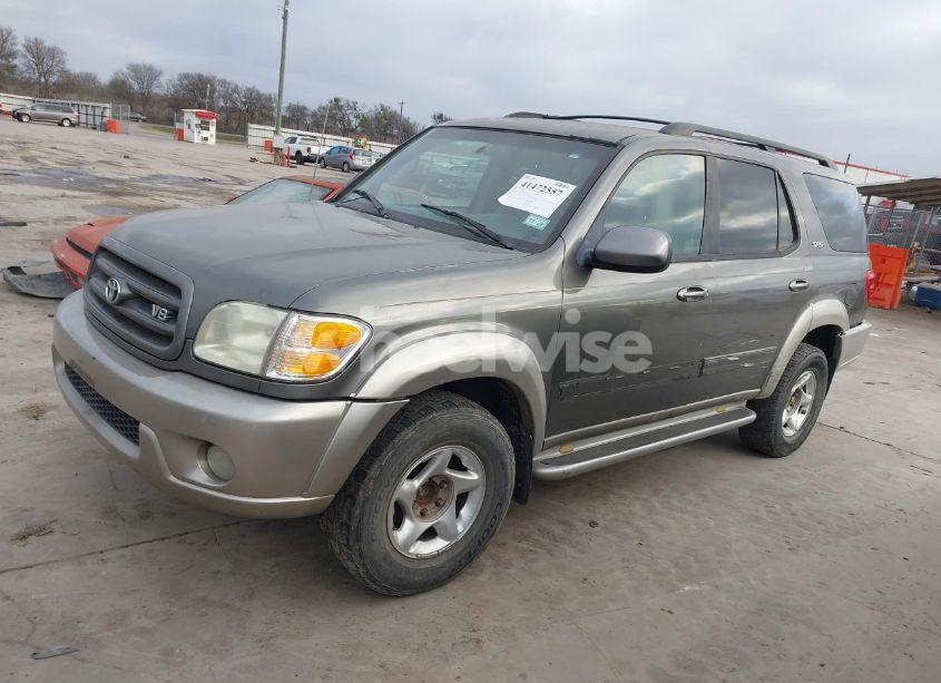 Photo 2 of 2004 Toyota Sequoia SR5 V8 (VIN 5TDZT34A84S217320)