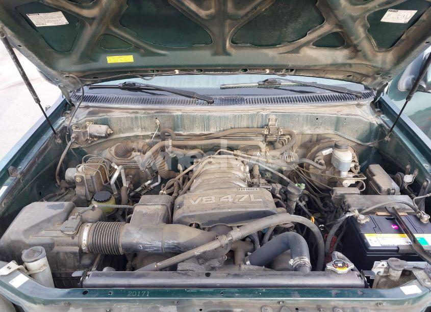 Photo 10 of 2004 Toyota Sequoia SR5 V8 (VIN 5TDZT34A84S225563)