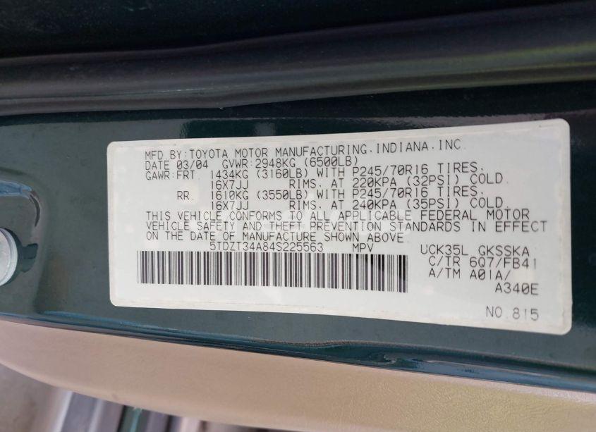 Photo 9 of 2004 Toyota Sequoia SR5 V8 (VIN 5TDZT34A84S225563)