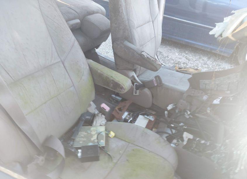 Photo 5 of 2004 Toyota Sequoia SR5 V8 (VIN 5TDZT34A84S232237)