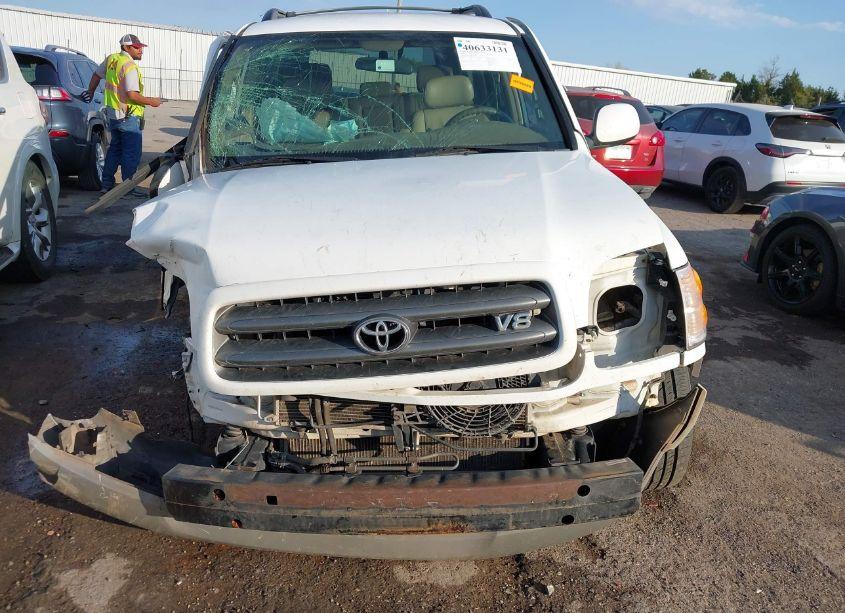 Photo 12 of 2004 Toyota Sequoia SR5 V8 (VIN 5TDZT34A84S238183)