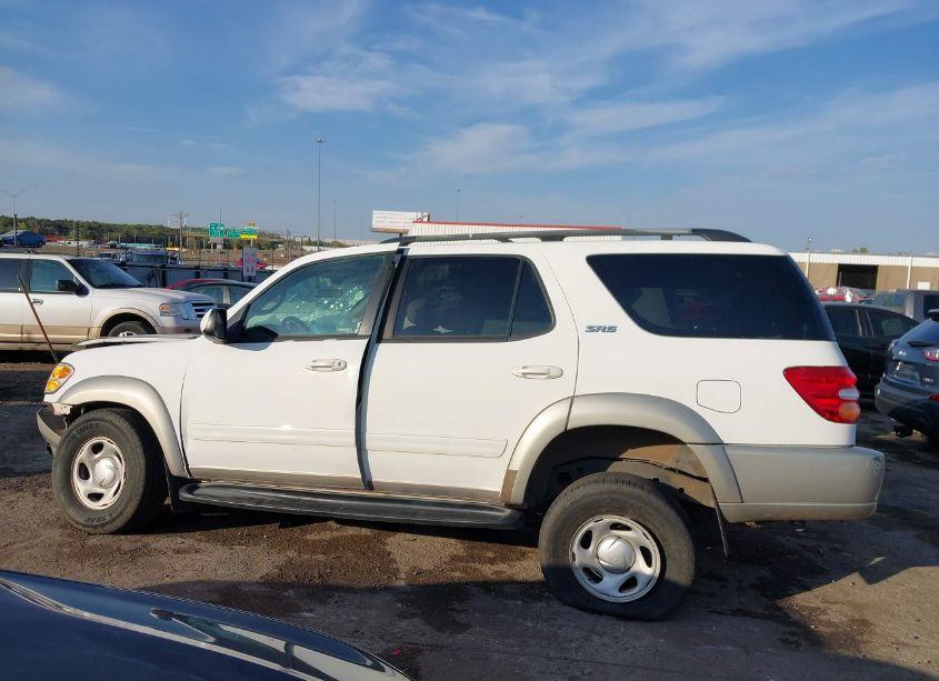 Photo 14 of 2004 Toyota Sequoia SR5 V8 (VIN 5TDZT34A84S238183)