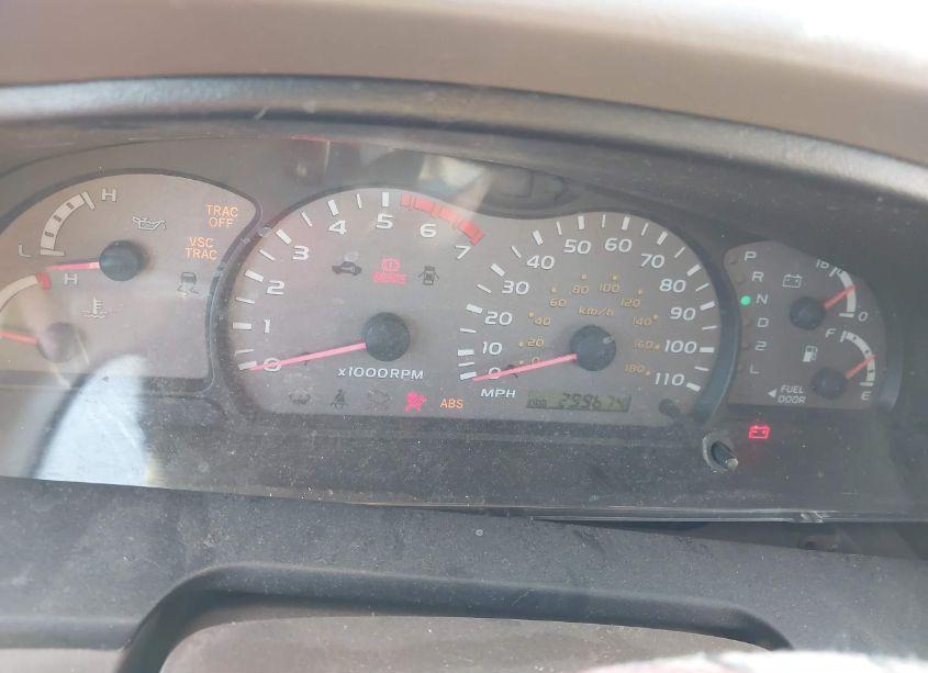 Photo 7 of 2004 Toyota Sequoia SR5 V8 (VIN 5TDZT34A84S238183)